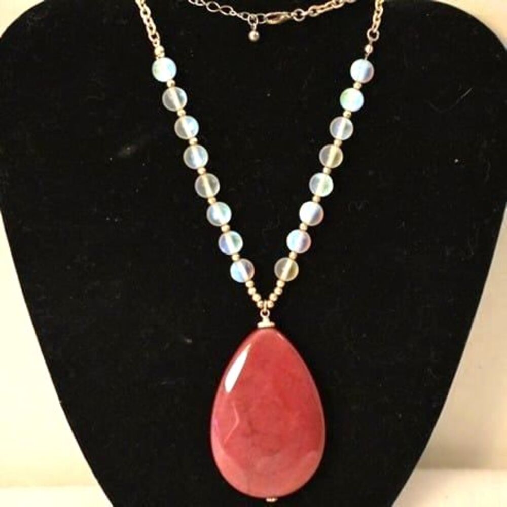 Red Teardrop Stone Pendant Aurora Beads Gold Tone Link Chain Statement Necklace